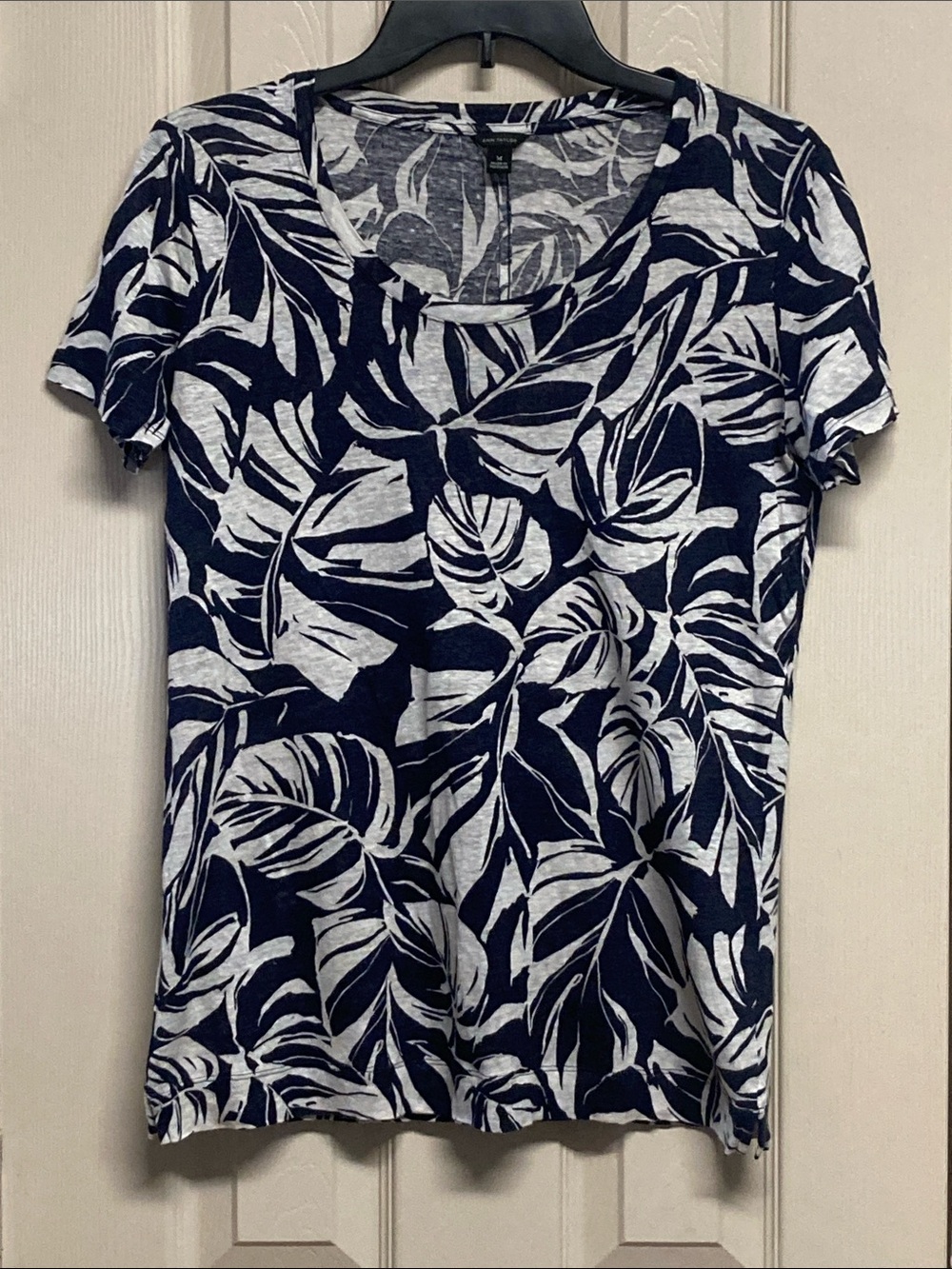 Ann Taylor Navy and White Leaf Print Short Sleeve Tee